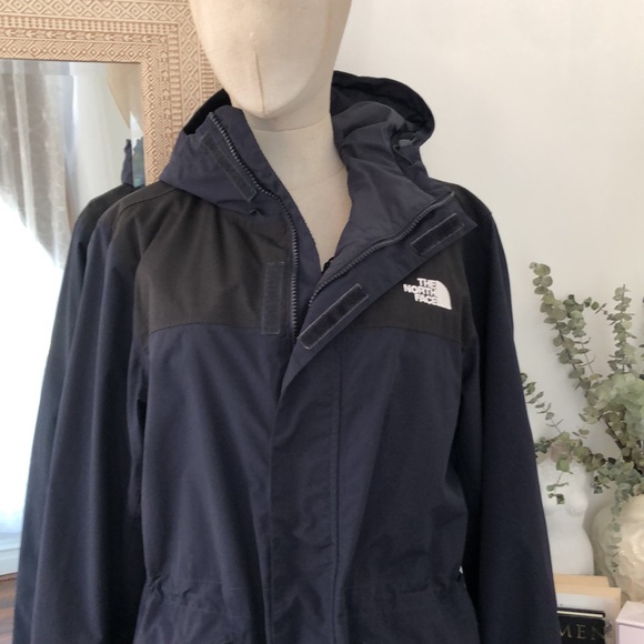 The North Face Windbreaker Jacket 🧥 - Picture 7 of 11